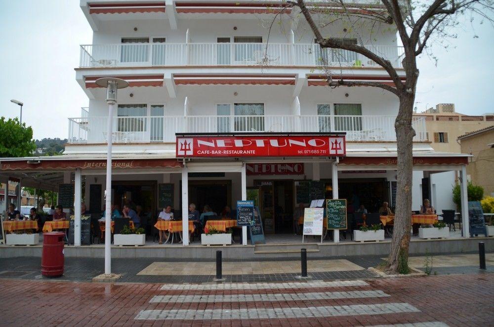 Hostal Neptuno Peguera Bagian luar foto