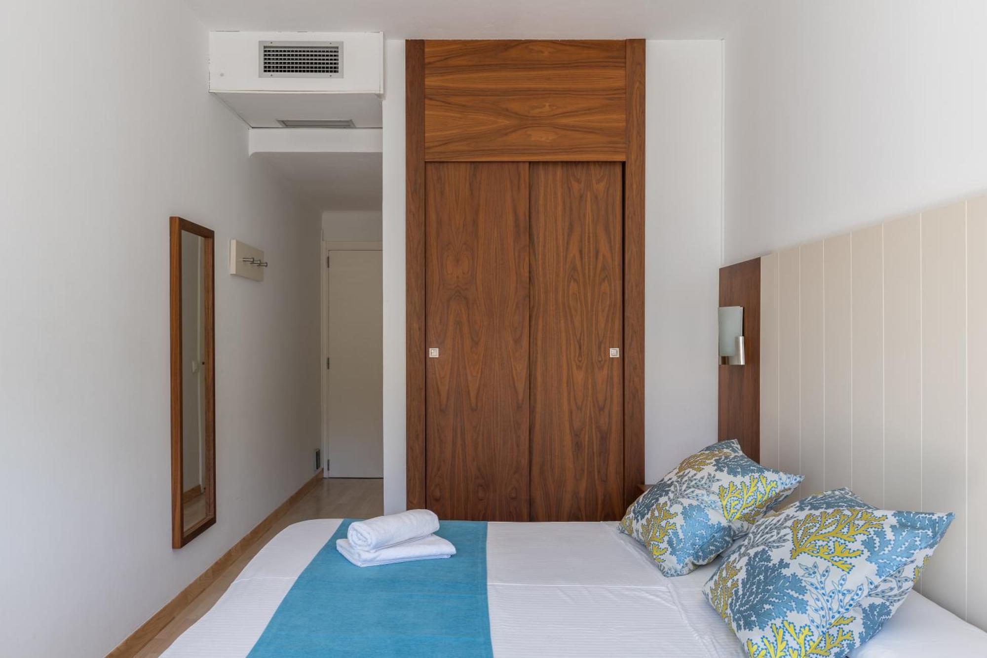 Hostal Neptuno Peguera Bagian luar foto
