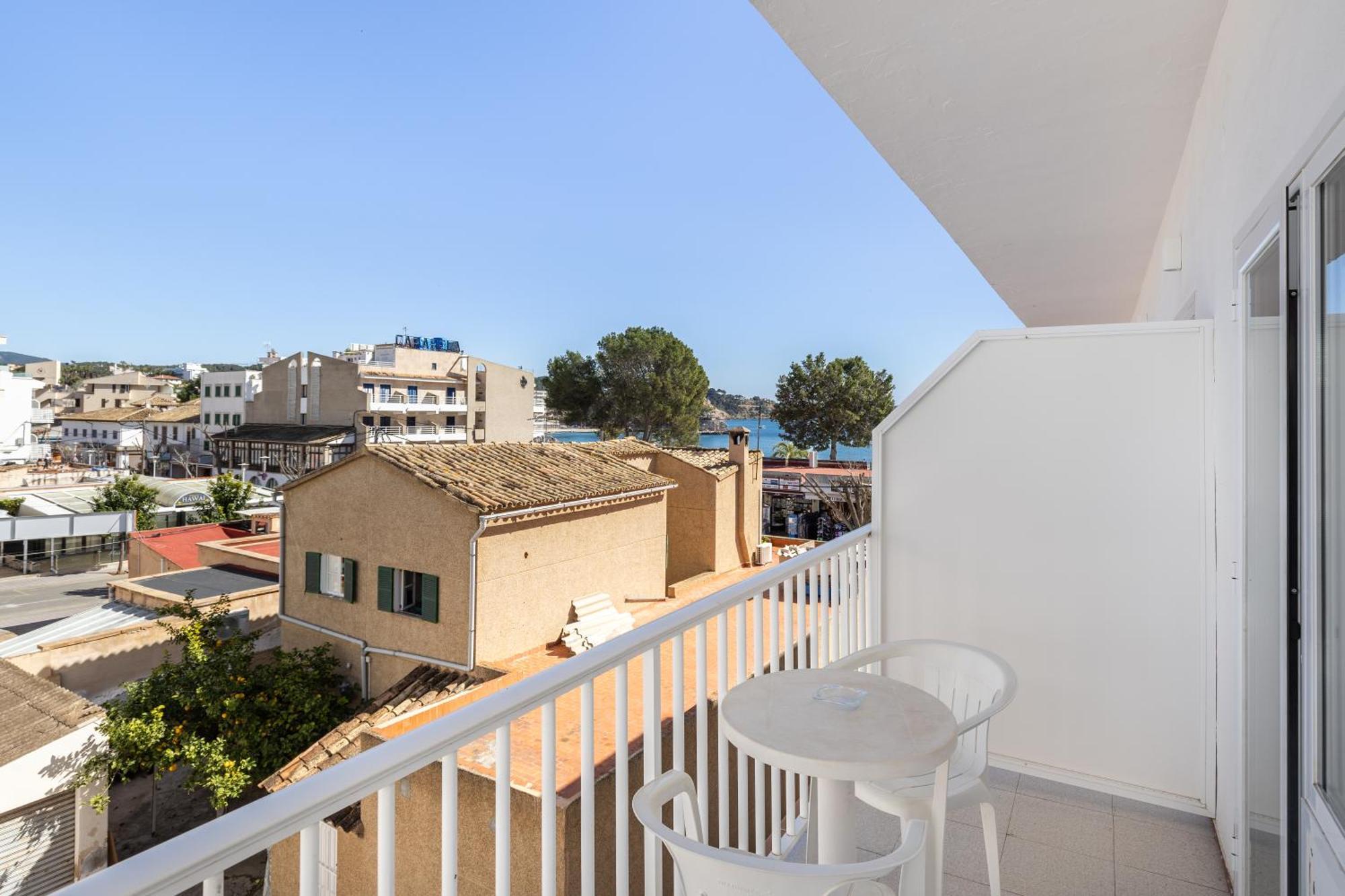 Hostal Neptuno Peguera Bagian luar foto
