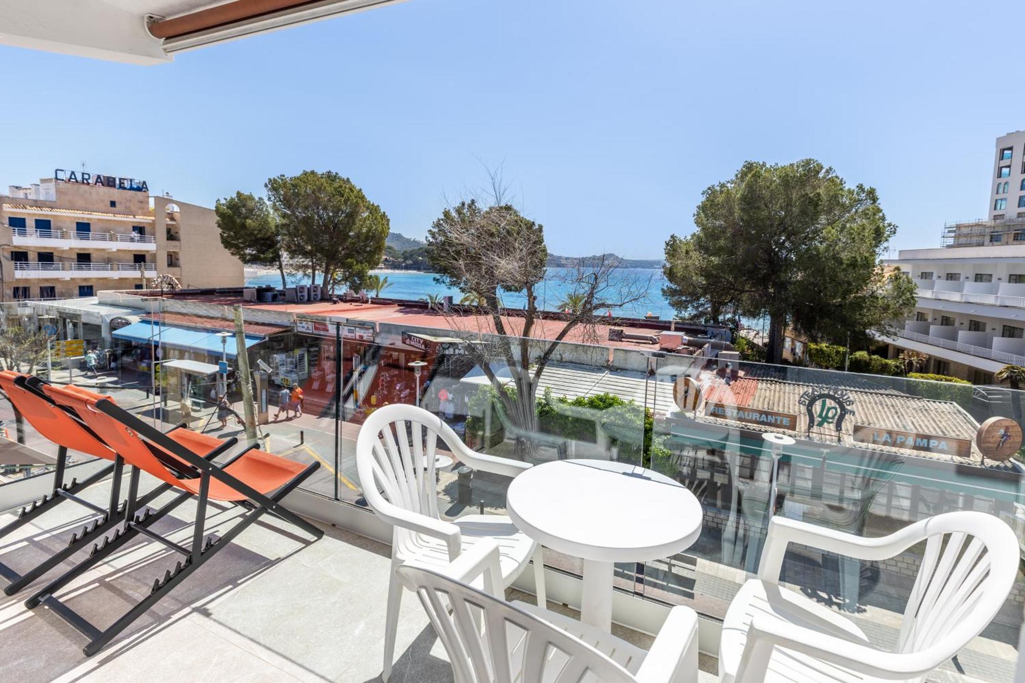 Hostal Neptuno Peguera Bagian luar foto