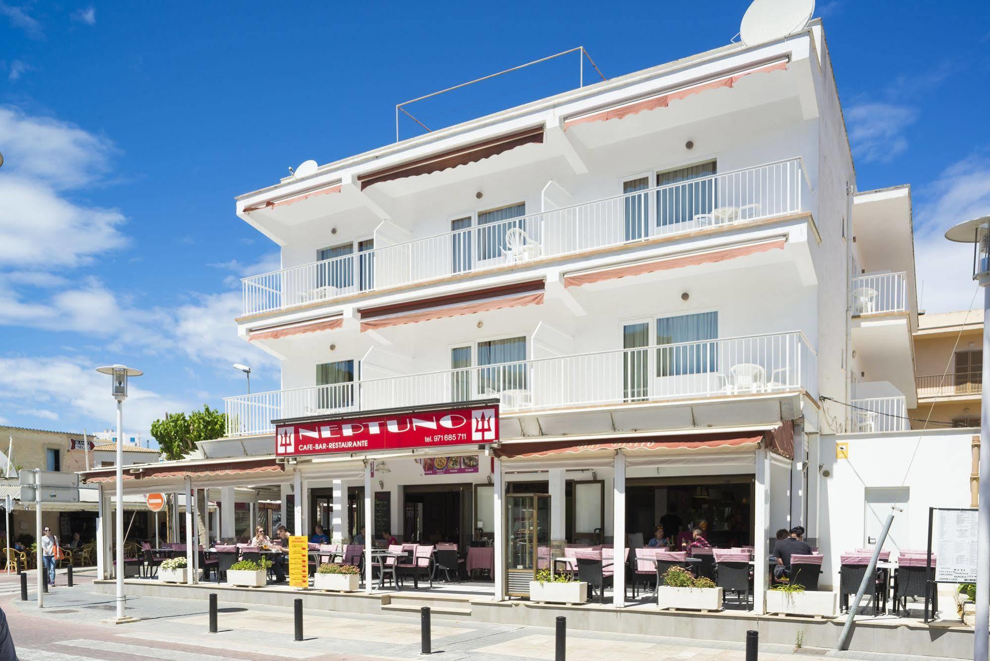 Hostal Neptuno Peguera Bagian luar foto